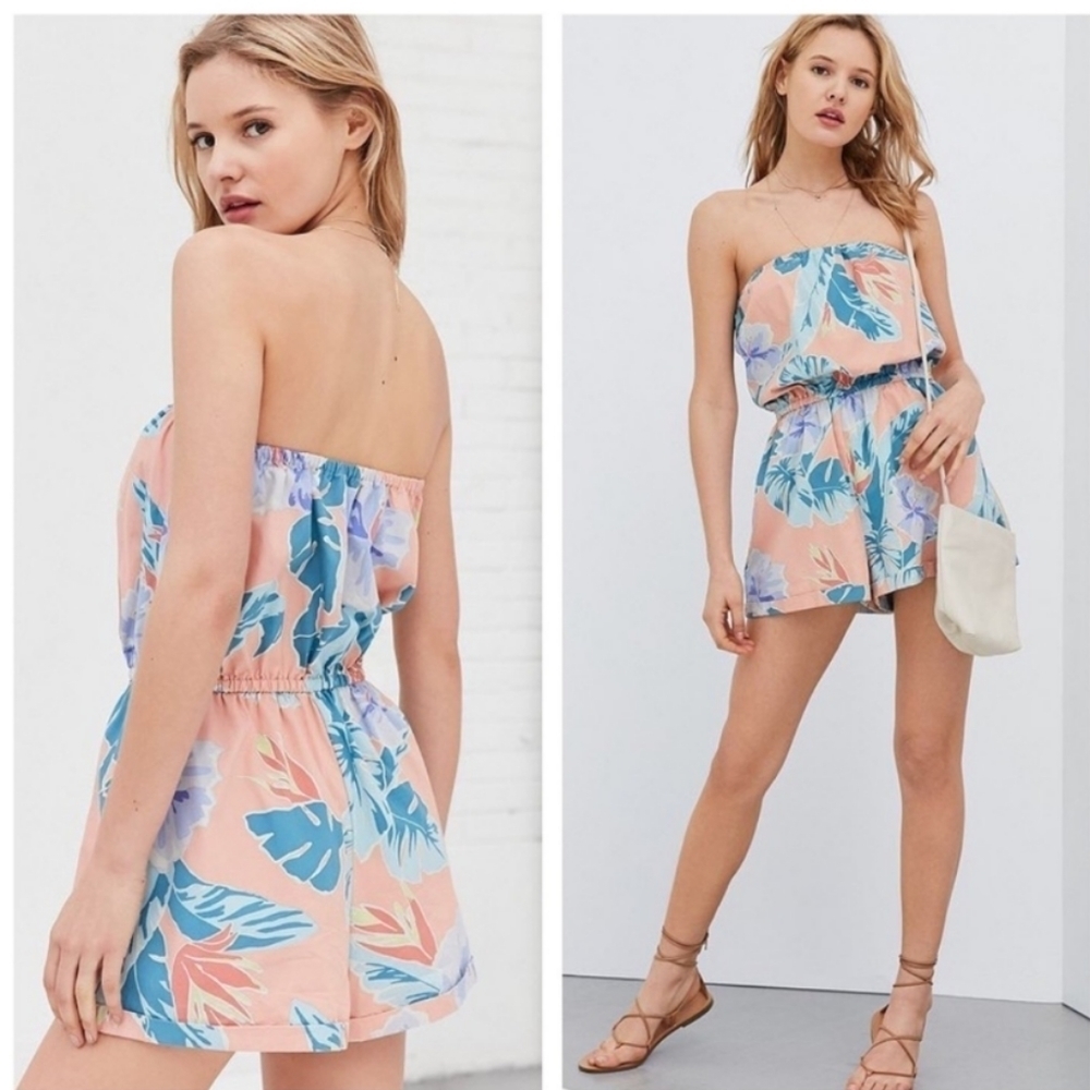 𝅺Kimchi Blue Urban Outfitters Floral Halter Romper